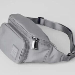 ALO YOGA Gray Explorer Fanny Pack